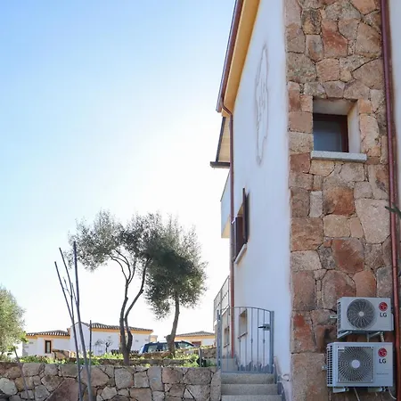 Casa Lu Fraili Mit Pool * Nuragheddu
